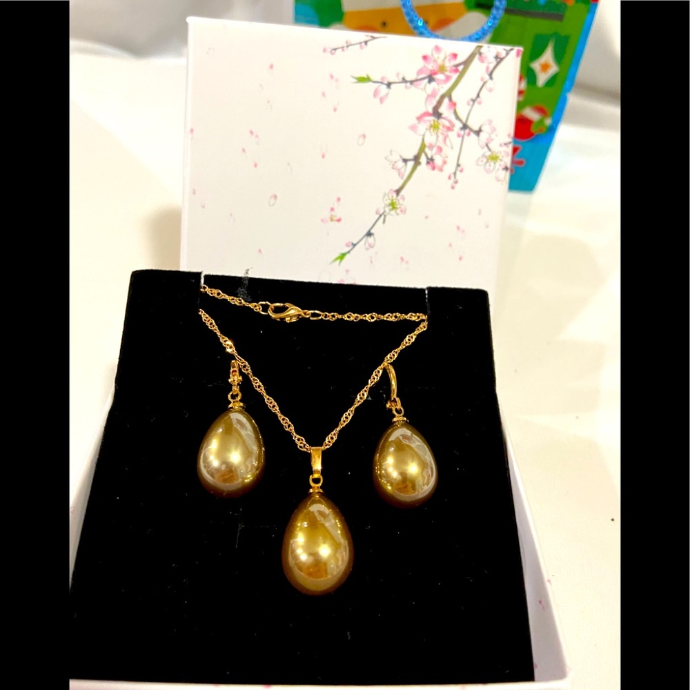 Beautiful three pices pearl set three colors available